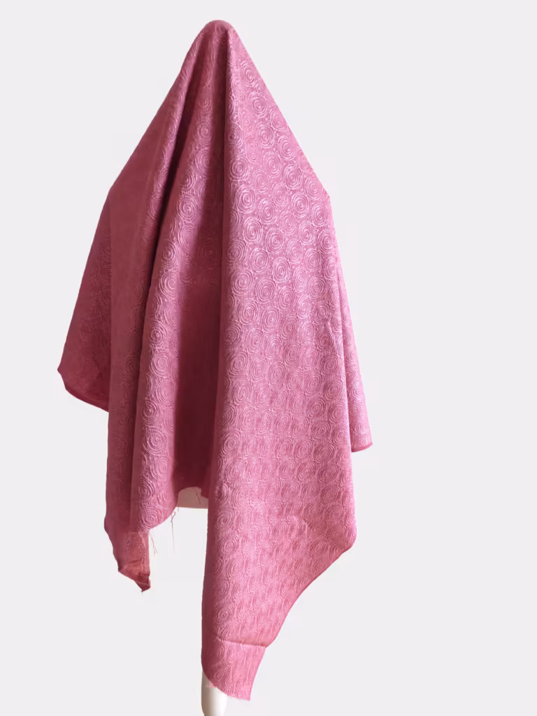 Coupon de tissu brocart rose à motifs cercles et spirales