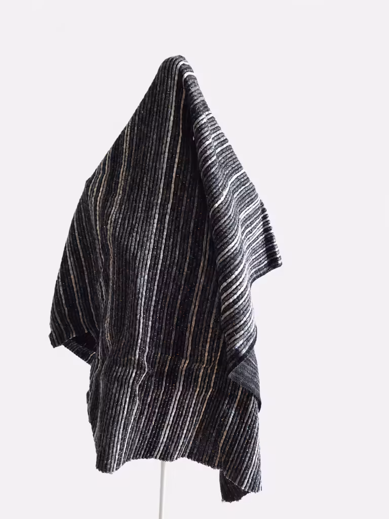 Coupon de tissu lainage fantaisie gris anthracite et fils lurex multicolores — 115 x 82 cm