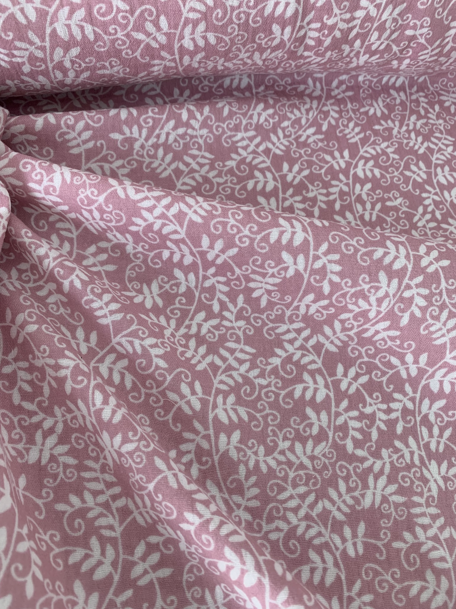 Tissu double gaze de coton lilas fleurie 50 x 140 cm